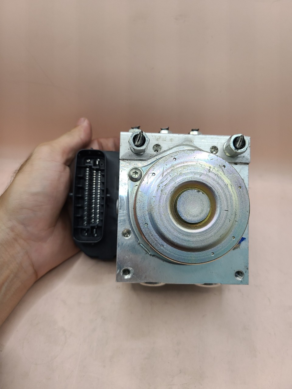 Bơm ABS xe Toyota Innova 2020-2023