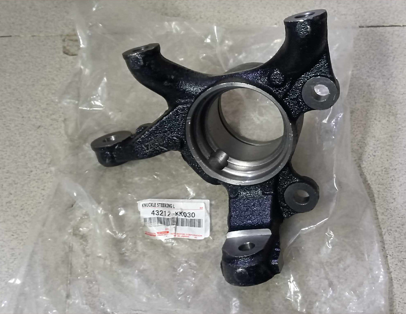 Ngỗng moay ơ trước Toyota Innova 2016-2023